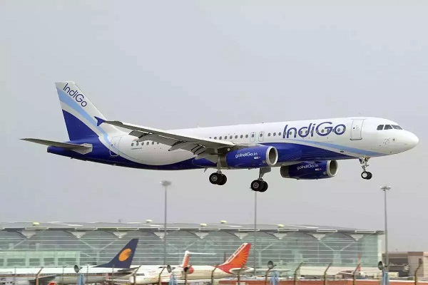 Bomb threat to Chennai-Mumbai Indigo flight, emergency at the airport -  uttamhindu.com